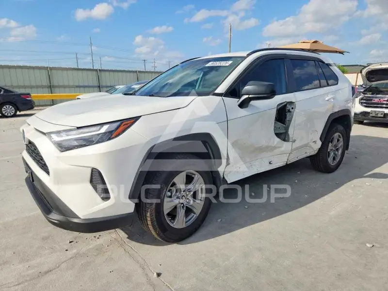 2024 Toyota RAV4 фото
