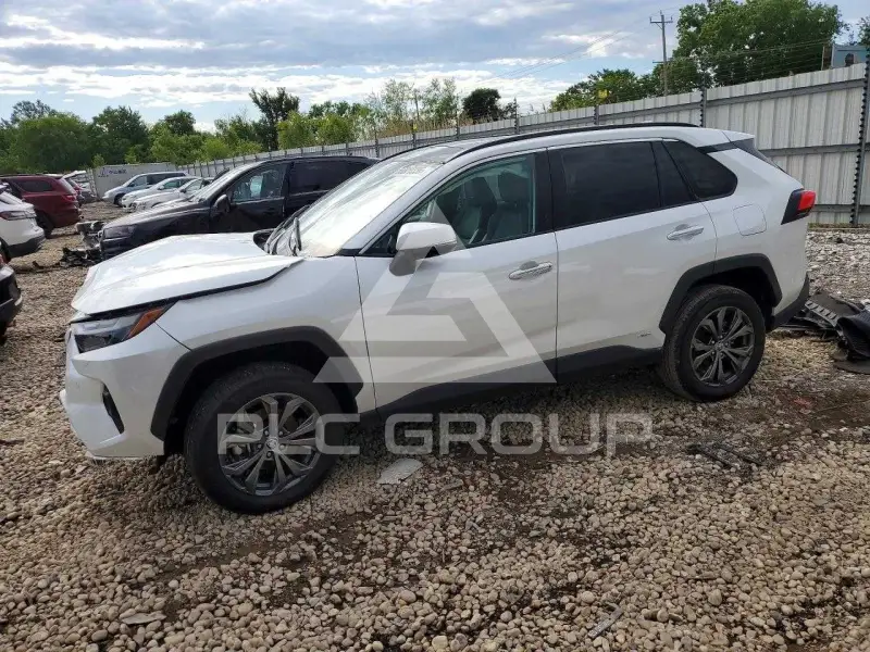 2024 Toyota RAV4 фото