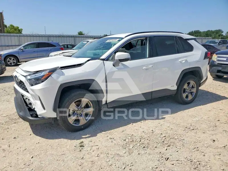 2024 Toyota RAV4 фото