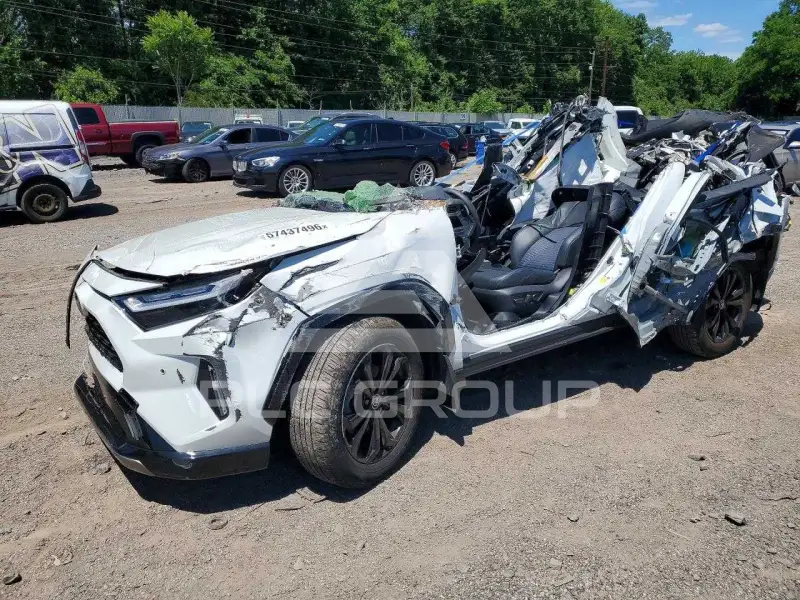 2024 Toyota RAV4 фото