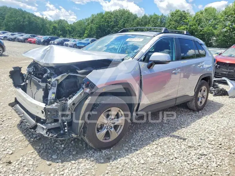 2024 Toyota RAV4 фото