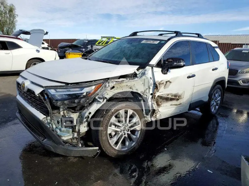2024 Toyota RAV4 фото