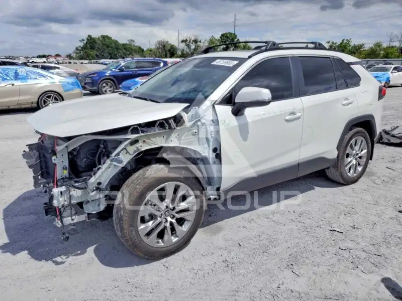 2024 Toyota RAV4 фото