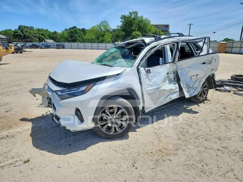 2024 Toyota RAV4 фото