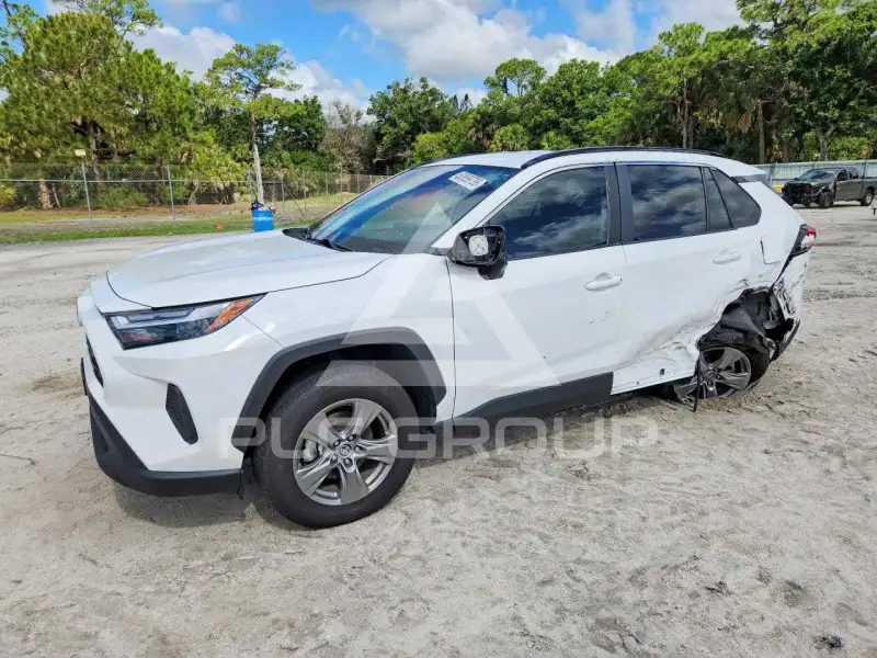 2024 Toyota RAV4 фото
