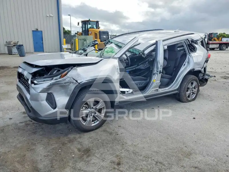 2024 Toyota RAV4 фото