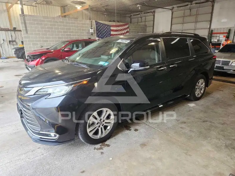 2024 Toyota SIENNA фото