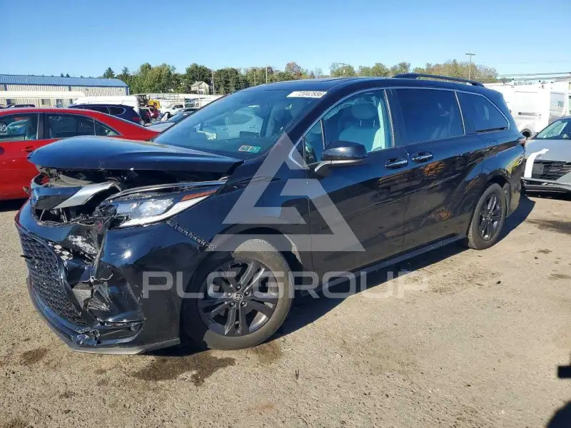2024 Toyota SIENNA фото
