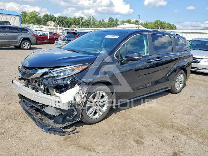 2024 Toyota SIENNA фото