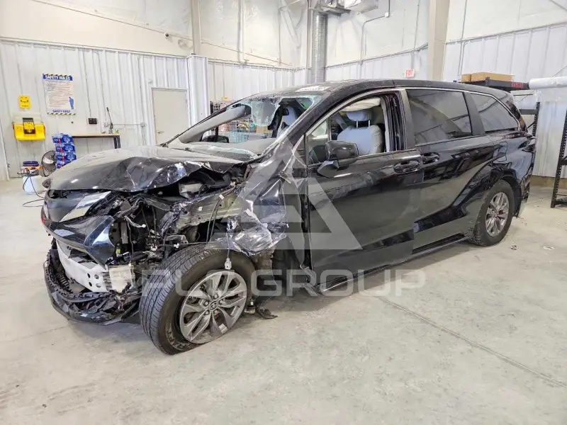 2024 Toyota SIENNA фото