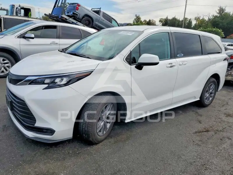 2024 Toyota SIENNA фото
