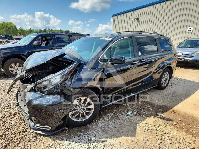 2024 Toyota SIENNA фото
