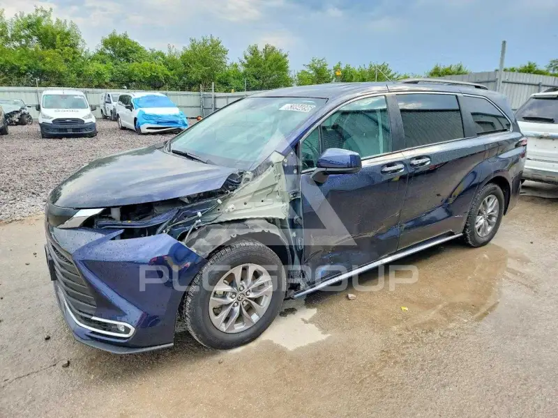 2024 Toyota SIENNA фото