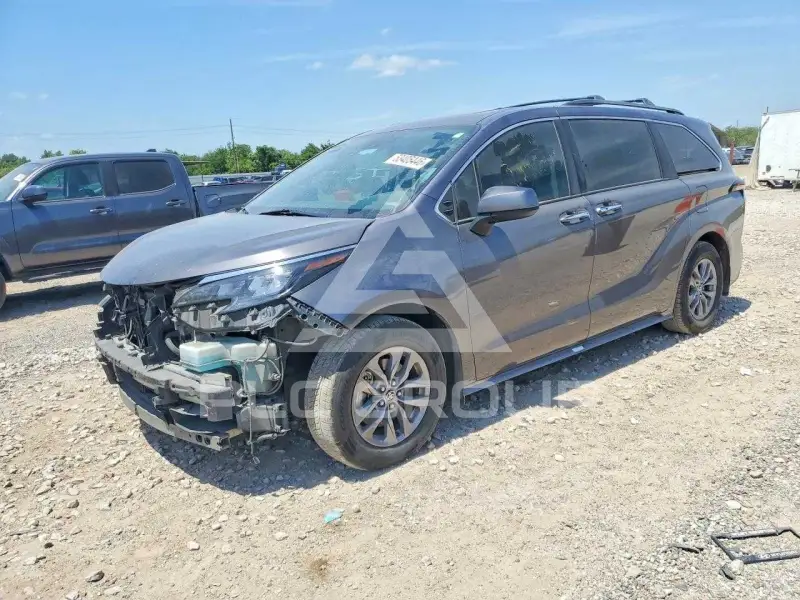 2024 Toyota SIENNA фото