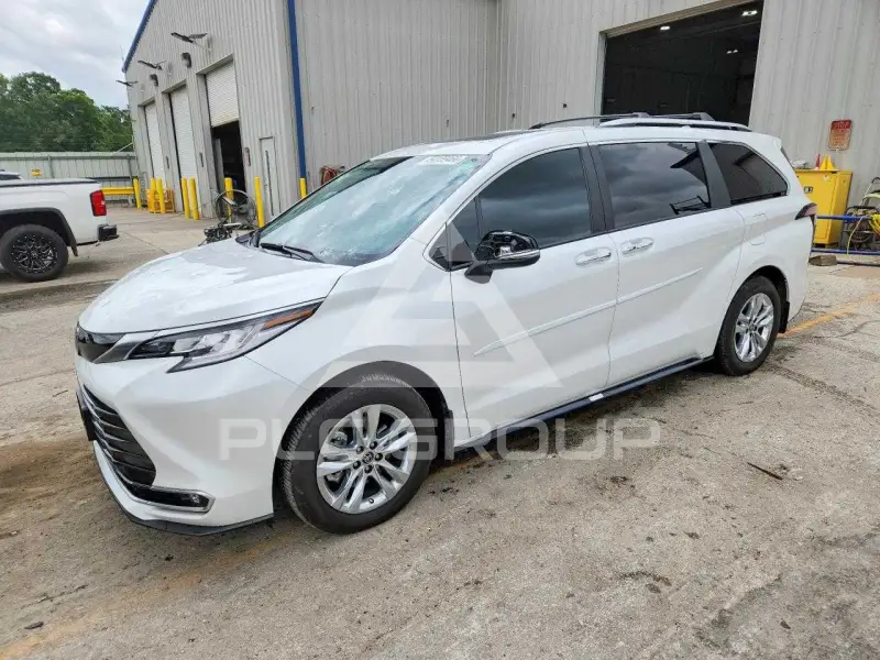 2024 Toyota SIENNA фото