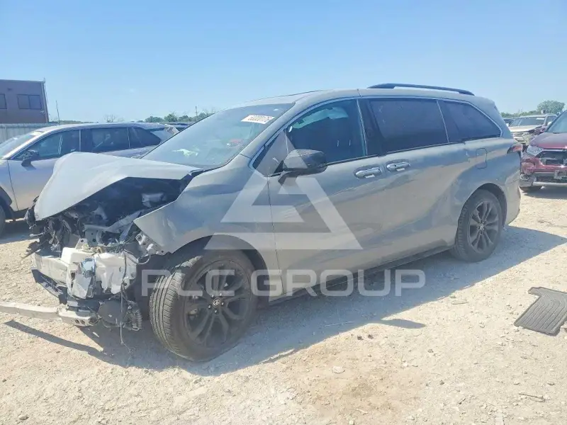 2024 Toyota SIENNA фото
