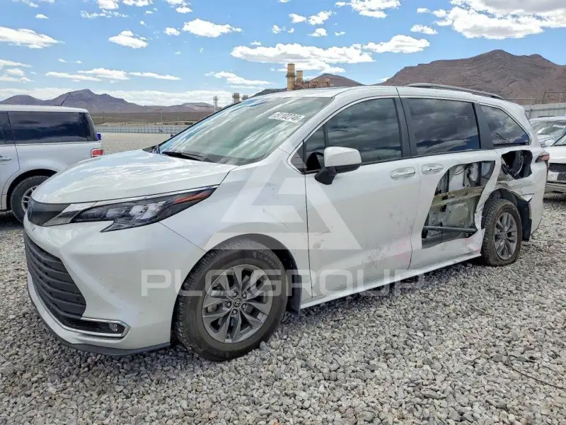 2024 Toyota SIENNA фото