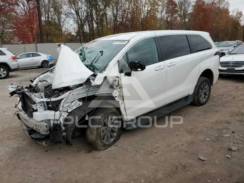 2024 Toyota SIENNA photo