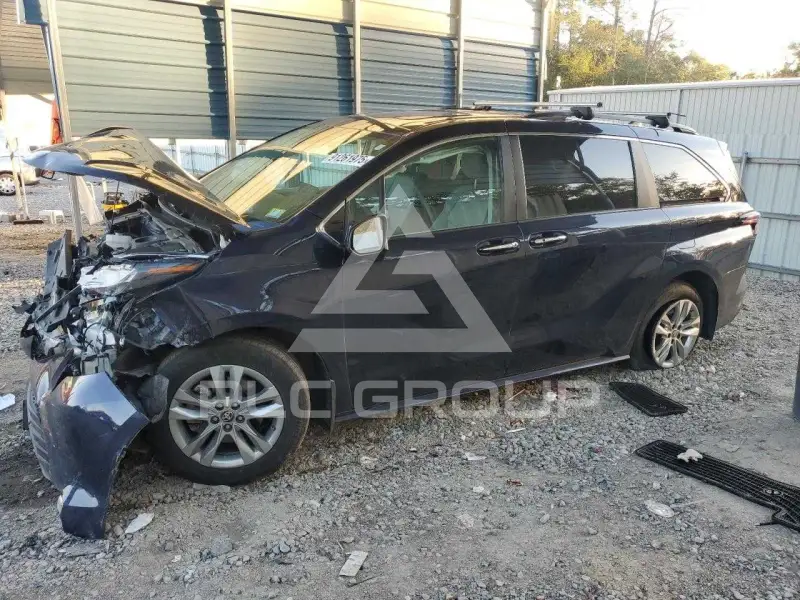 2024 Toyota SIENNA photo