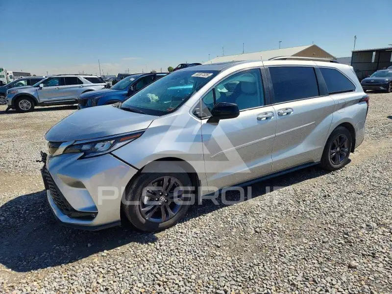 2024 Toyota SIENNA фото