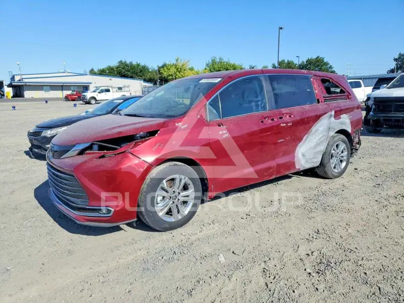 2024 Toyota SIENNA photo