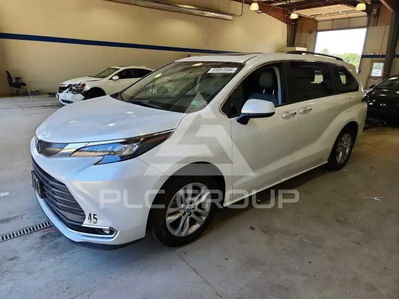 2024 Toyota SIENNA фото