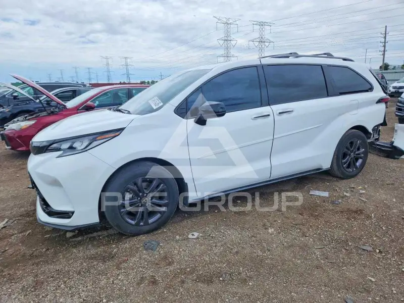 2024 Toyota SIENNA фото