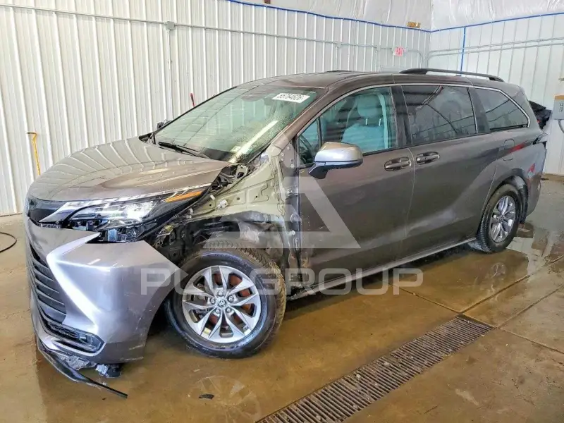 2024 Toyota SIENNA фото