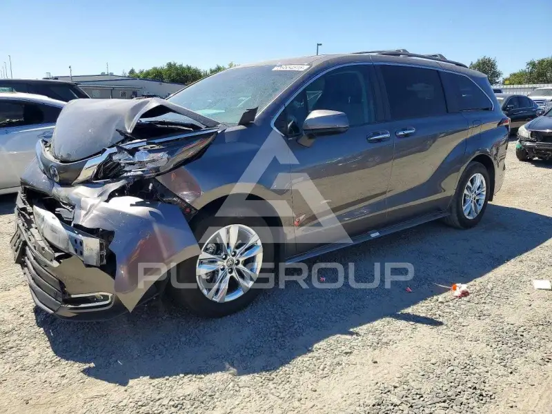 2024 Toyota SIENNA photo