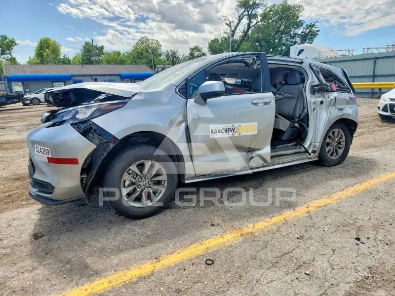 2024 Toyota SIENNA фото