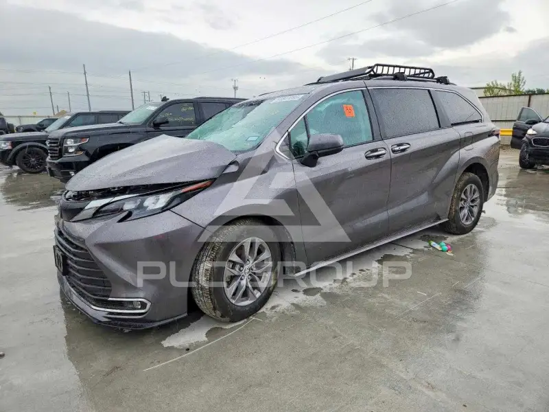 2024 Toyota SIENNA фото