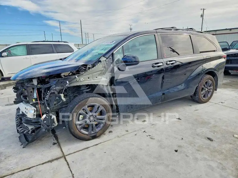 2024 Toyota SIENNA фото