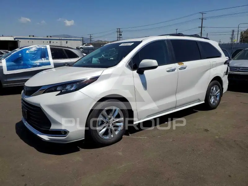 2024 Toyota SIENNA фото