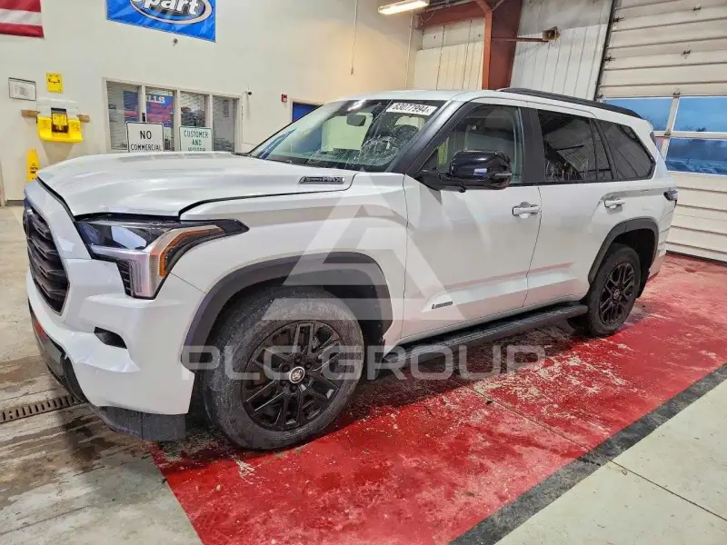 2024 Toyota SEQUOIA фото