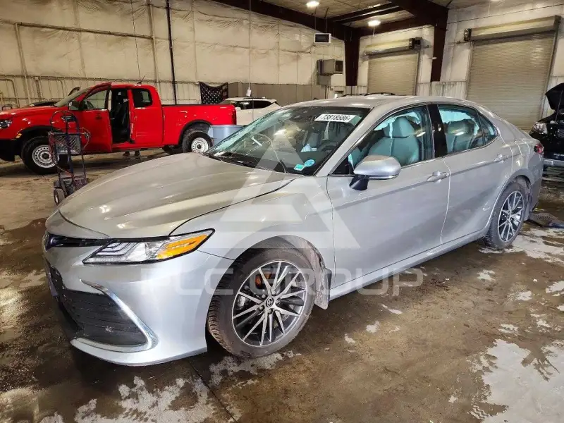2024 Toyota CAMRY фото