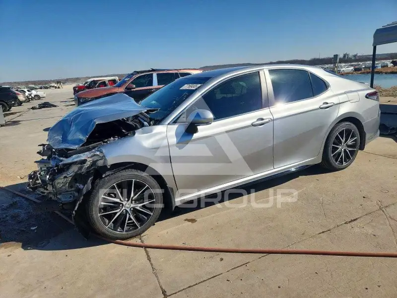 2024 Toyota CAMRY фото