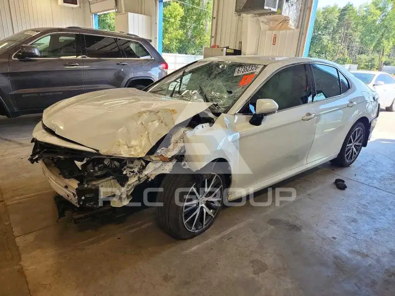 2024 Toyota CAMRY фото