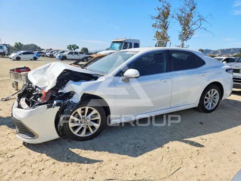 2024 Toyota CAMRY фото