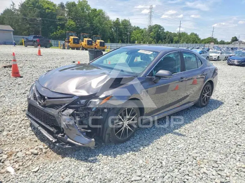 2024 Toyota CAMRY фото