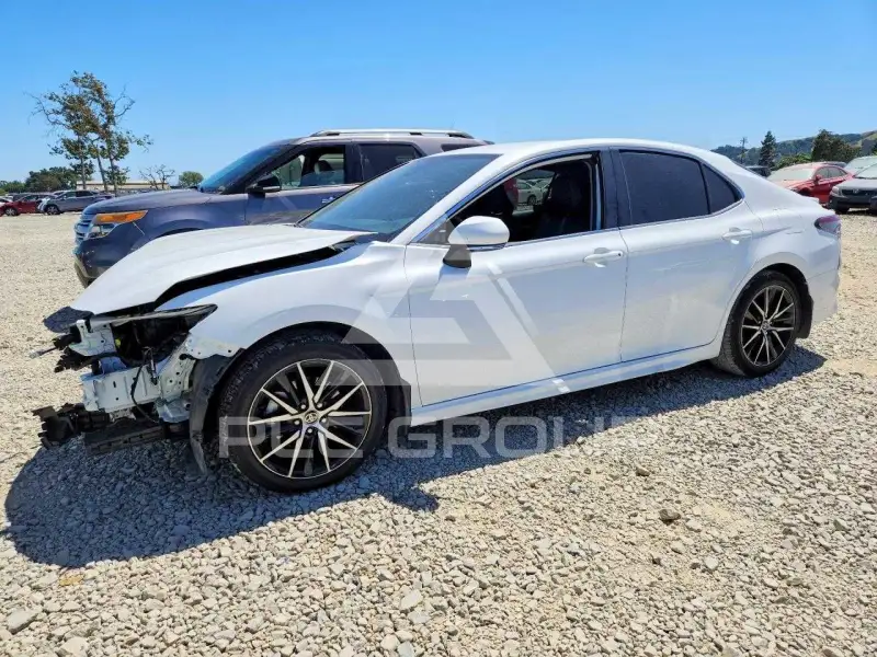 2024 Toyota CAMRY фото