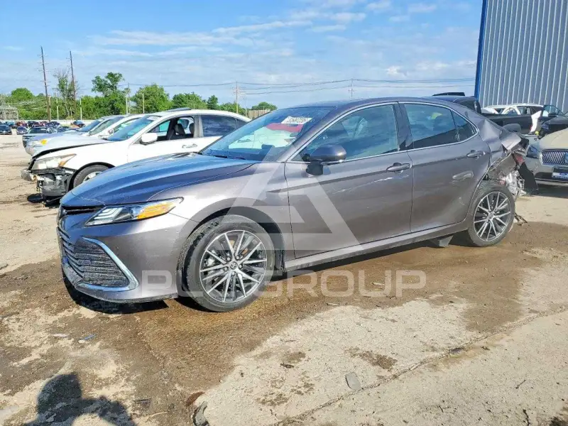 2024 Toyota CAMRY фото