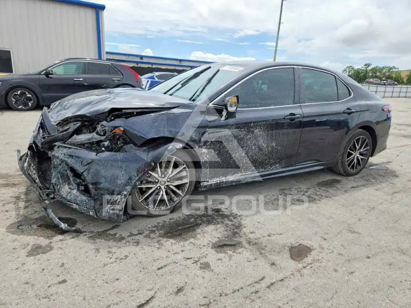 2024 Toyota CAMRY фото