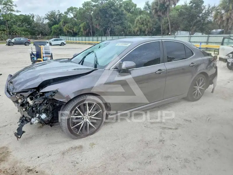 2024 Toyota CAMRY фото