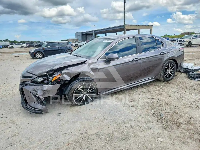 2024 Toyota CAMRY фото