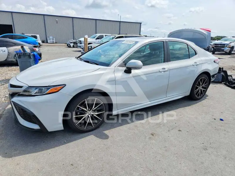 2024 Toyota CAMRY фото