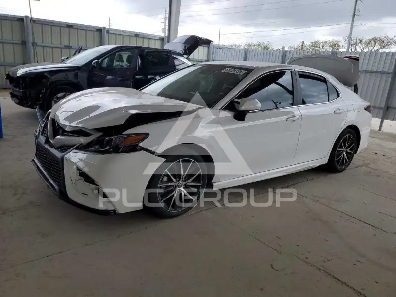 2024 Toyota CAMRY фото