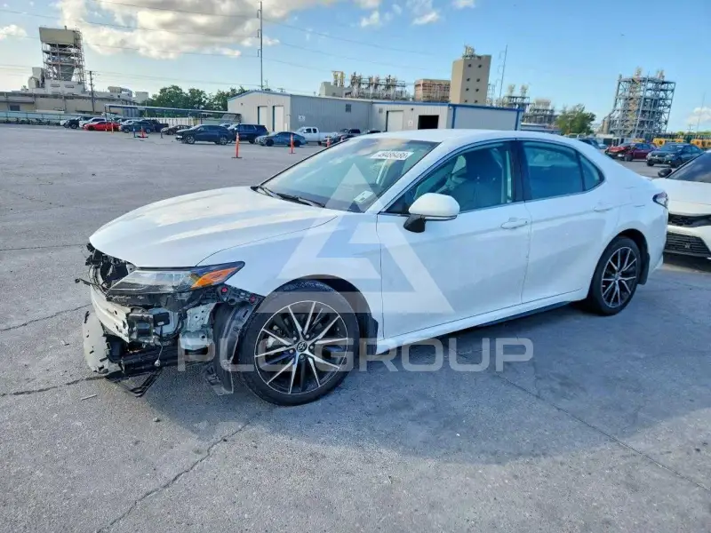 2024 Toyota CAMRY фото