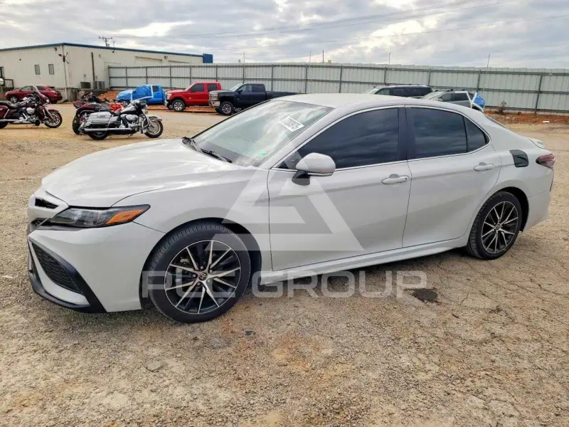 2024 Toyota CAMRY фото