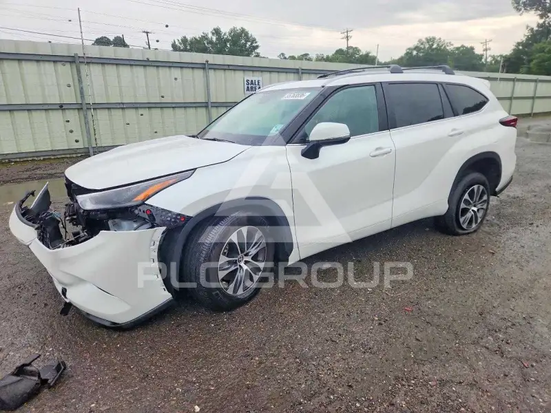 2024 Toyota Highlander photo