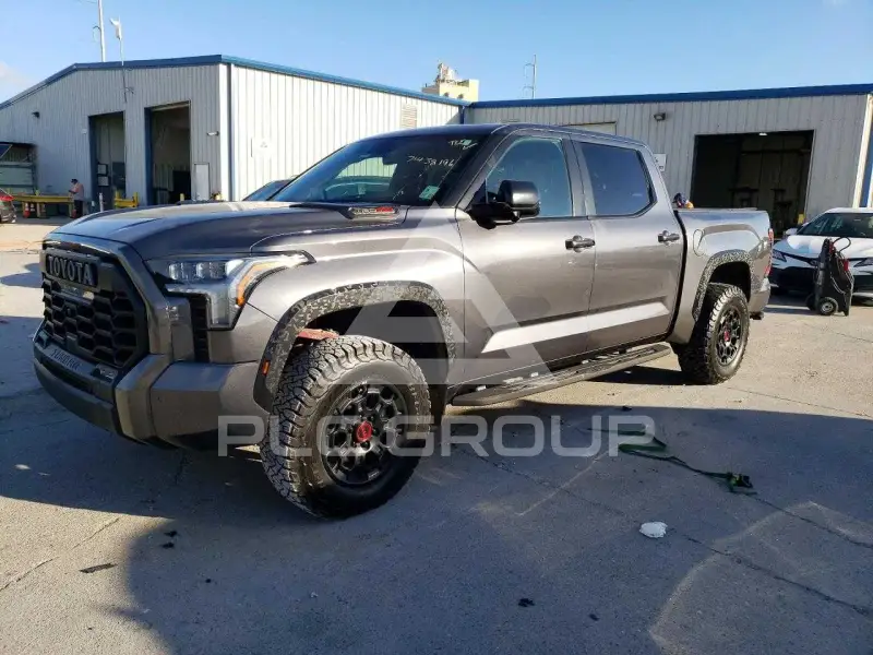2024 Toyota TUNDRA фото